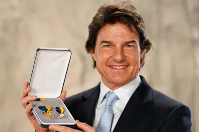 Tom Cruise Awarded US Navy's Distinguished Public Service Award