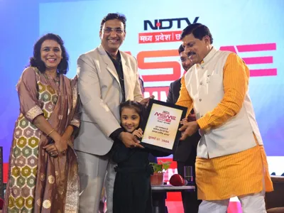 Dr. Arpit Chopra Honored with Excellence Award at NDTV MSMES Summit