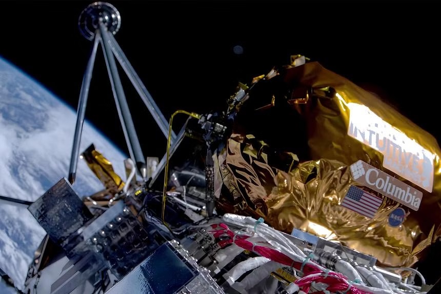 US achieves first moon landing in 50 years