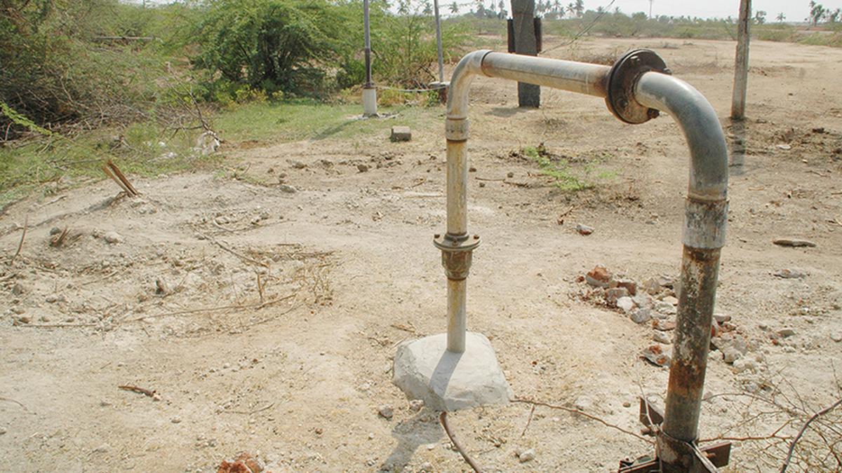 Network of sensors to monitor groundwater quality