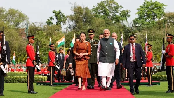 PM Modi Gifts Meenakari Art Cufflinks to Thai Premier's Husband