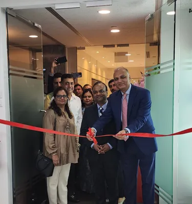 HDFC Bank Launches First Branch in Singapore with Wholesale Banking License