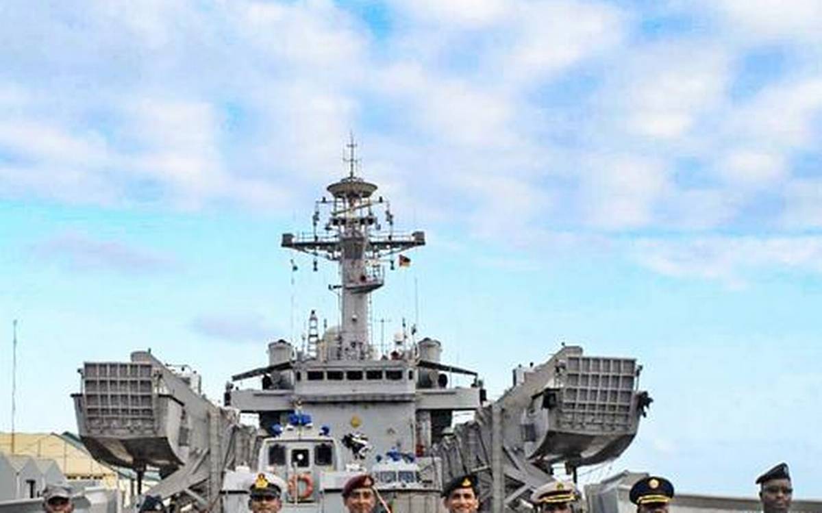 India gives food aid, defence equipment to Mozambique