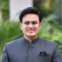 Rawat Educational Group Director Narendra Singh Rawat Honoured with 'Director of the Year-2023' Award