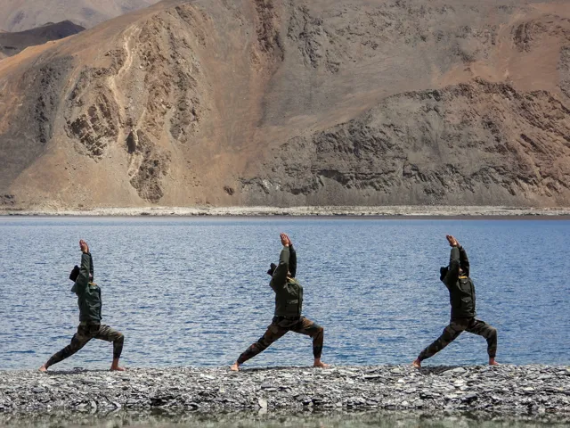 अंतर्राष्ट्रीय योग एवं ध्यान महोत्सव 2026 का आयोजन लेह में किया गया।