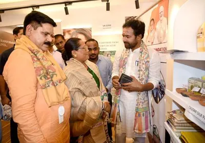 Union Minister Inaugurates DMF Gallery Showcasing SHG Products