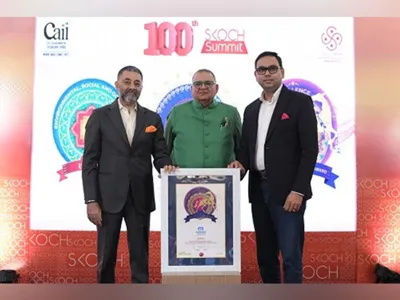 Muthoot Microfin Wins Two Gold Awards at SKOCH Awards 2025