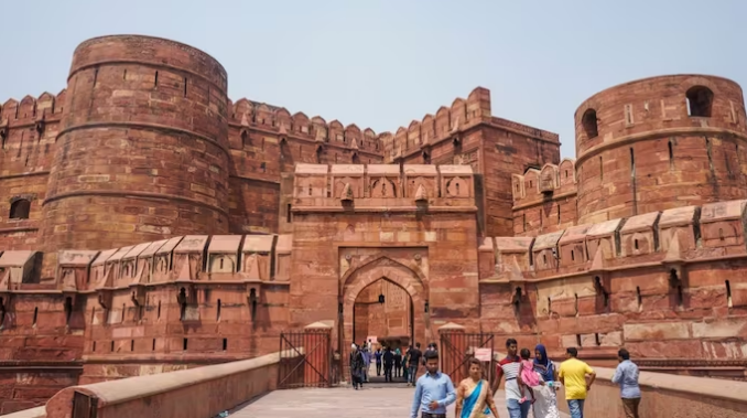 Who built the Agra Fort? ASI doesn't know